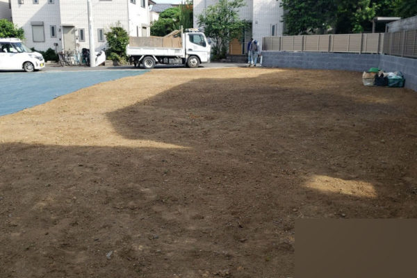 東京都世田谷区　防草シート張り