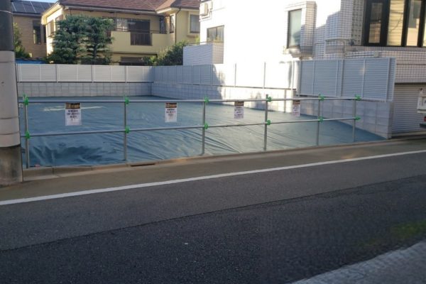 東京都世田谷区　防草シート張り